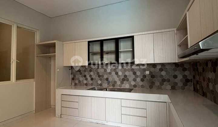 Rumah Baru 3 Lantai Citraland Utama Siap Huni Full Furnish