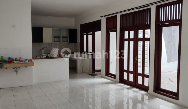 Commercial House for Rent, Prime Citraland Main Road Location, Ready to Use 2