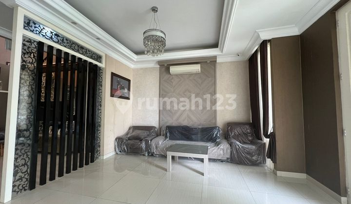 Beautiful 2-Story House Pakuwon.indah.West Surabaya