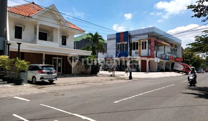 @ Commercial House. Jalan Raya Gayunsari Suitable for Business or Office 1