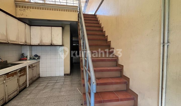 Commercial House. Ready to Use. Raya Kertajaya, East Surabaya.