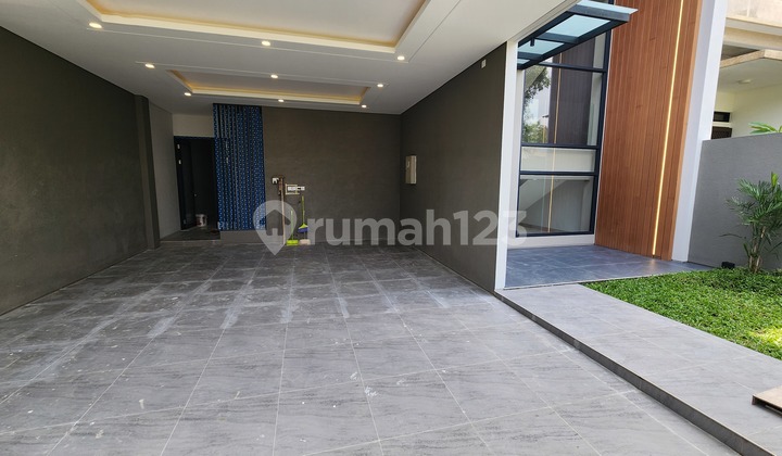 New 2-Story House with Luxury Lift in Citraland West Surabaya