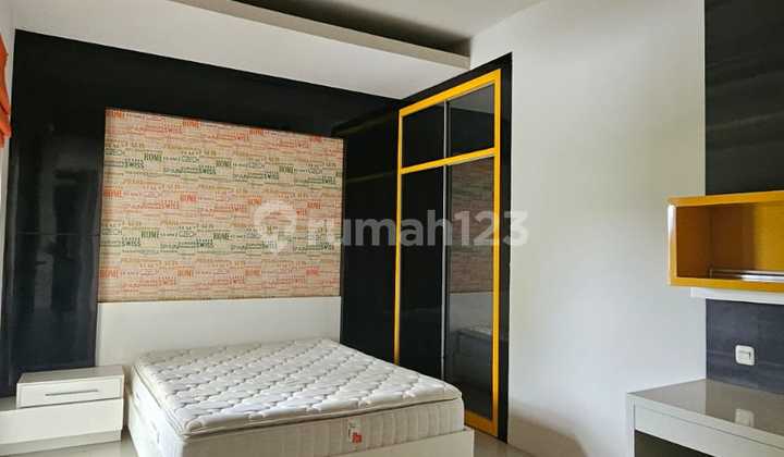 Rumah 2.lantai Furnish Royal Residence Siap Huni 1