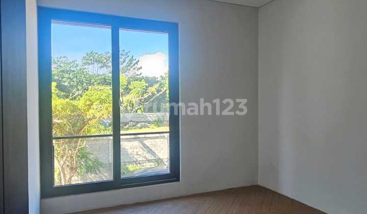 Rumah Baru 2.Lantai Siap Huni Gayungsari