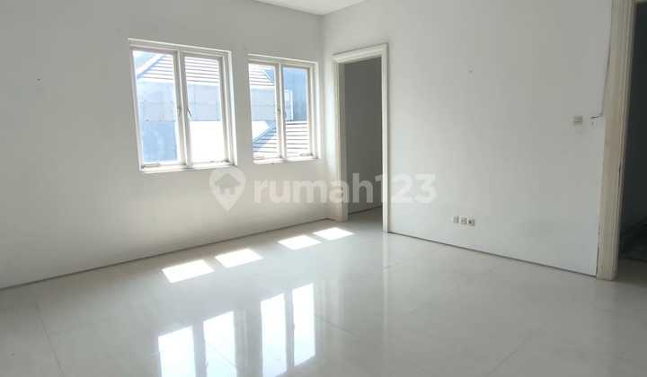 New House. Ready. Occupied Royal Resident Empty. 2