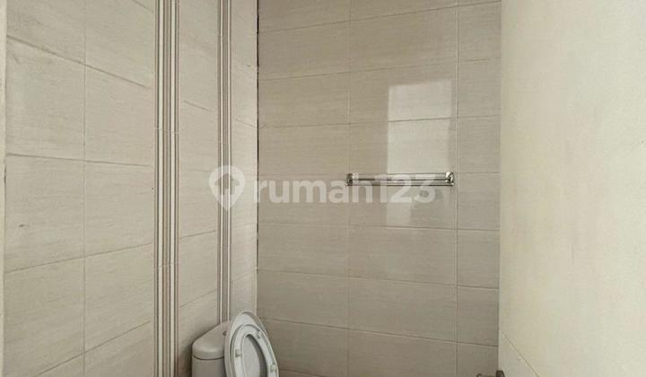 ******** Citraland Woodland House, West Surabaya, Furnished