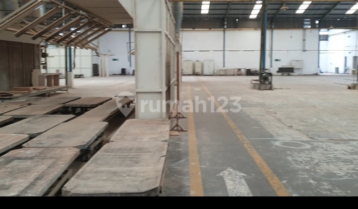 24-Hour Industrial Factory Warehouse Operation Gresik Raya Kepatihan Menganti.