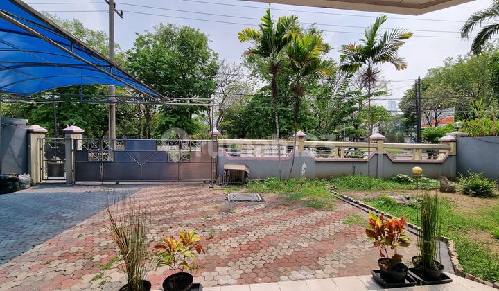 Large Commercial House Near Hokky Darmo Permai, West Surabaya