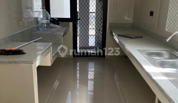 Rrumah Baru Semi Furnish Graha Family Surabaya Barat 2