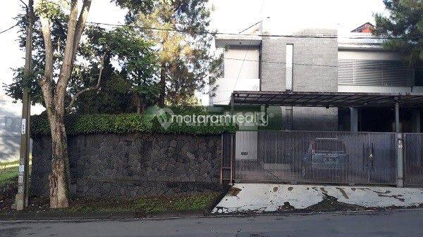 Rumah Modern Minimalis 2 Lantai Di Pondok Hijau Indah, Siap Huni 2