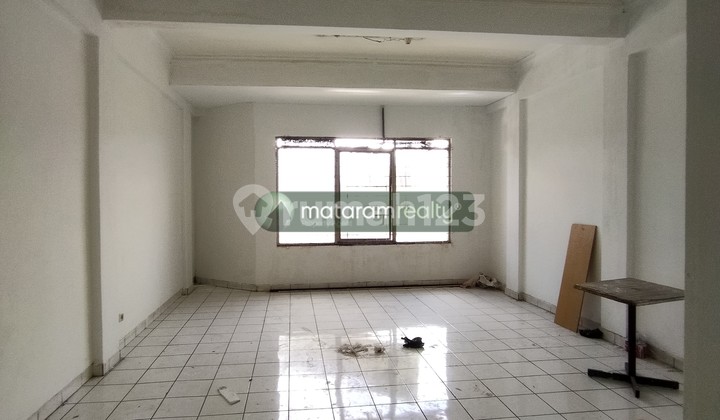 Ruko 4 Lantai di Cikutra Pahlawan Dekat Area Kampus Dan Perkantoran 3