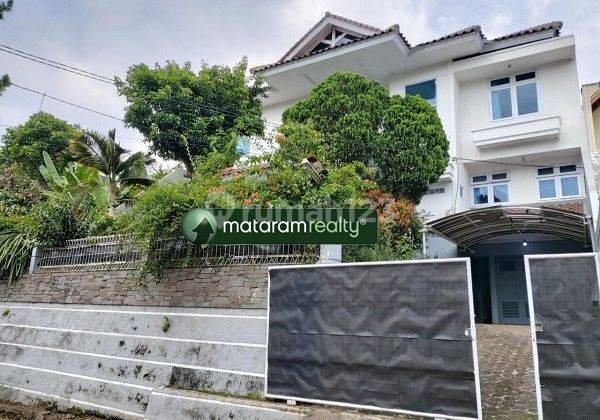 Rumah Kokoh Dan Terawat Di Tubagus Ismail Dago, Cocok Untuk Investasi 1