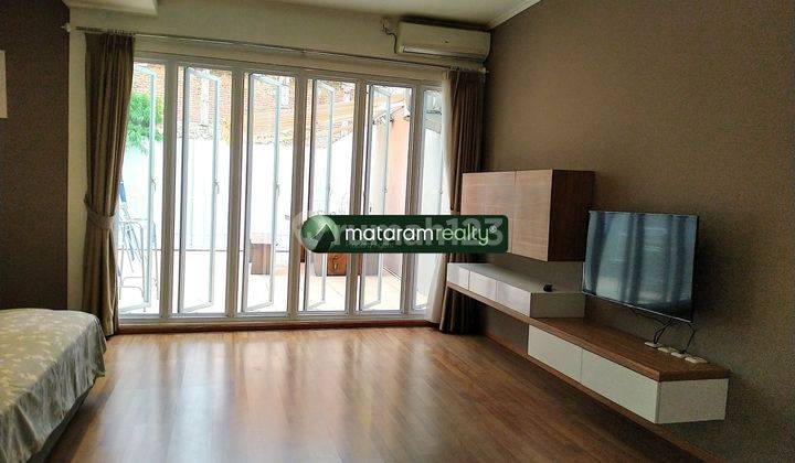 Rumah Lux Fully Furnished With Private Swimming Pool di Dalam Komplek Setramurni Setrasari Pasteur 10