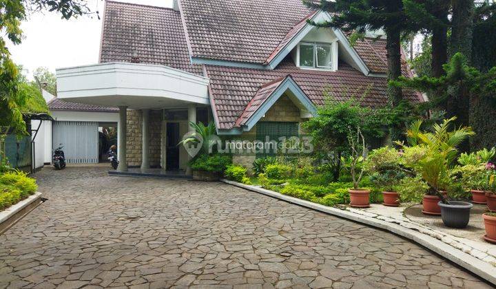 Rumah Klasik Nyaman Di Hegarmanah, Ada Kolam Renang, Fully Furnished 1