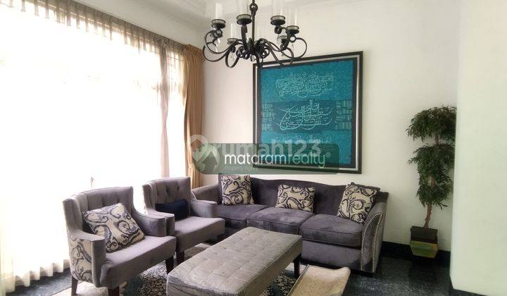 Rumah Klasik Nyaman Di Hegarmanah, Ada Kolam Renang, Fully Furnished 2