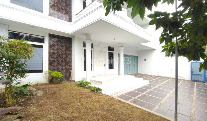 Rumah Fully Furnished di Perumahan Elit Setrasari Kulon, Siap Huni 2