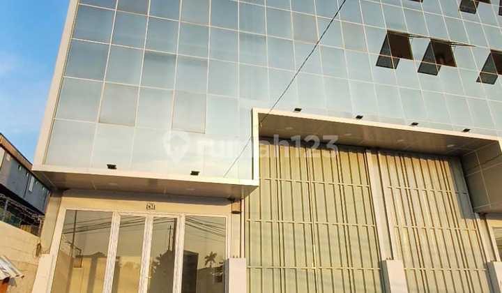 Kalideres Warehouse with Goods Lift 400 West Jakarta