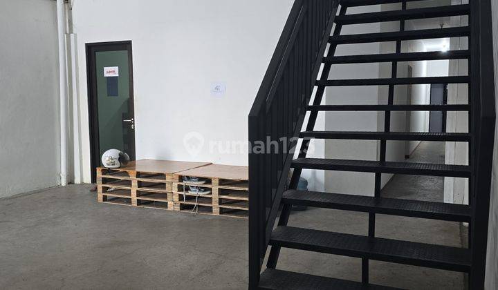 Disewa Gudang Bizpark Hoek, Daan Mogot, Jakarta Barat, Lt 180m, Hrg 200jt Per Tahun 1