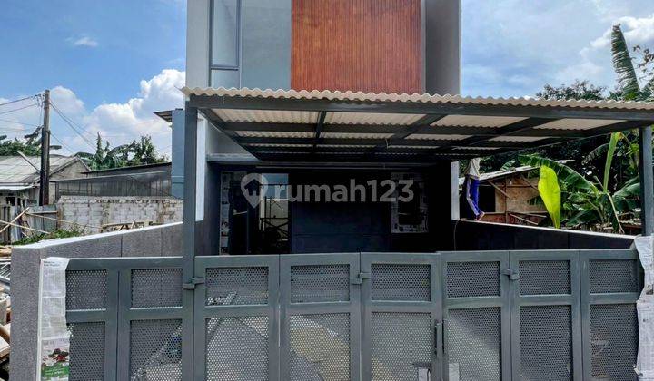 Rumah 2 Lantai di Jl Kodau Jatiwarna SHM