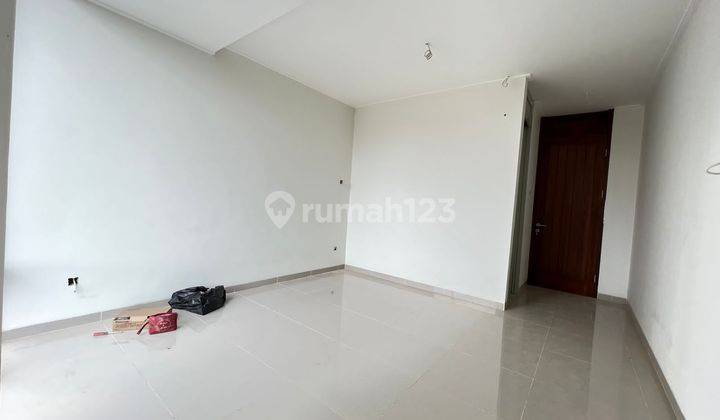 Rumah 2 Lantai di Jl Kodau Jatiwarna SHM