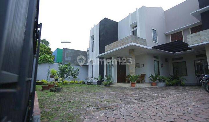 Di  Rumah Area Jak Sel 1