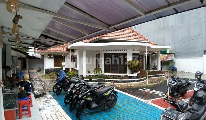 Dijual Cepat Rumah Lama Hitung Tanah Lokasi Strategis di Jl. Kyai Maja, Kebayoran Baru, Jakarta Selatan Dijual Cepat Rumah Lama Hitung Tanah Lokasi Strategis di Jl. Kyai Maja, Kebayoran Baru, Jakarta Selatan