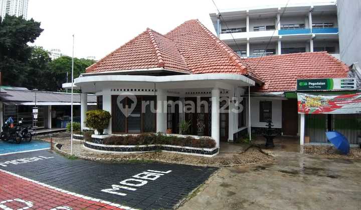 Dijual Cepat Rumah Lama Hitung Tanah Lokasi Strategis di Jl. Kyai Maja, Kebayoran Baru, Jakarta Selatan Dijual Cepat Rumah Lama Hitung Tanah Lokasi Strategis di Jl. Kyai Maja, Kebayoran Baru, Jakarta Selatan