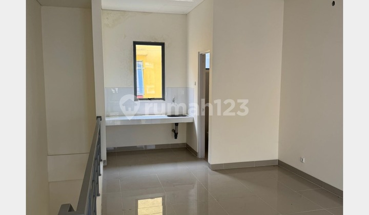 Ruko yang sudah ramai di gading serpong tangerang 