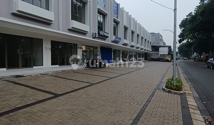Ruko luas lokasi di pinggir jalan dan Free PPN 