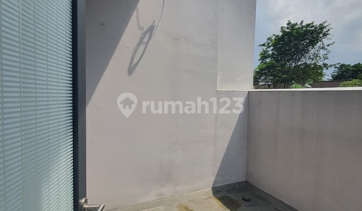 Rumah Modern Rapi dan Full Fasilitas 2