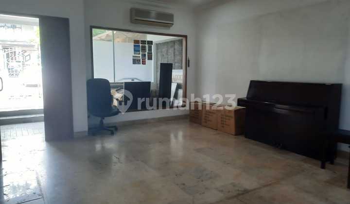 Business Space in a Busy and Strategic Area in Kebayoran Baru, South Jakarta