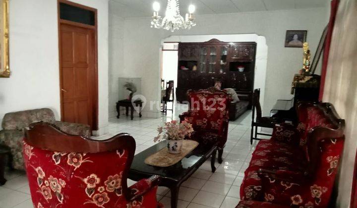 JUAL MURAAH RUMAH BANGUNAN LAMA TERAWAT di SAYAP RIAU KOTA BANDUNG, 50 METER DARI JL: RIAU BANDUNG KOTA. 2