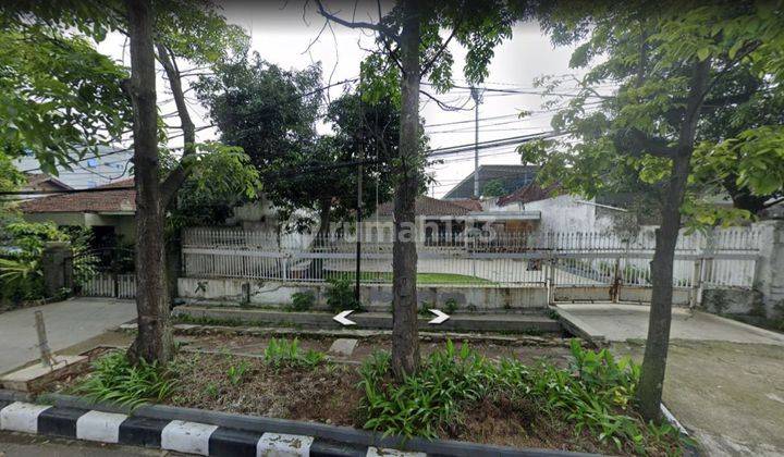 JUAL MURAAH RUMAH BANGUNAN LAMA TERAWAT di SAYAP RIAU KOTA BANDUNG, 50 METER DARI JL: RIAU BANDUNG KOTA. 1