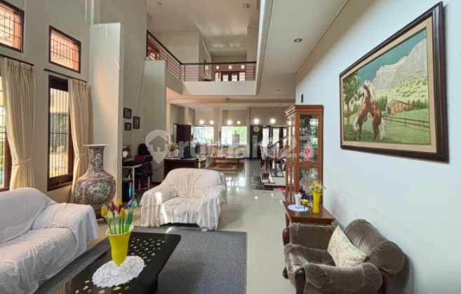 Sell Luxurious Minimalist House in North Bandung Area Sell Luxurious Minimalist House in North Bandung Area