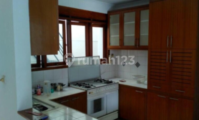 Quick Sale Well-Maintained House, Perfect for Business, 100 Meters from Buah Batu Main Road. Quick Sale Well-Maintained House, Perfect for Business, 100 Meters from Buah Batu Main Road.