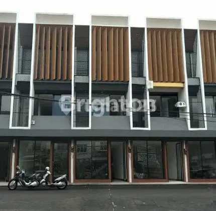 Ruko Baru 3 Lantai bisa KPR Daerah Tebet Jakarta Selatan