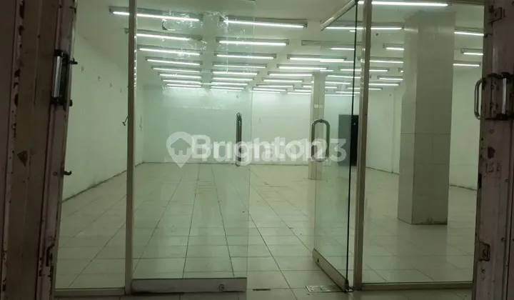 1-Storey Shop House in the Gunung Gunung Klojen Area, Malang 2