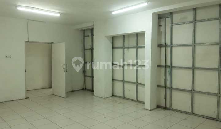 1-Storey Shop House in the Gunung Gunung Klojen Area, Malang 1