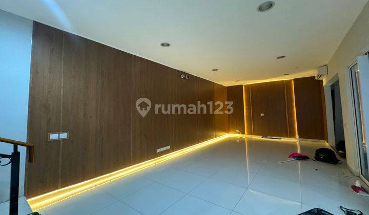 Dijual Rumah Bagus 2 Lantai Furnished Di Banjar Wijaya 2