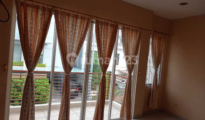 Disewa Rumah di Puri Mansion 2 Lantai Semi Furnish 2