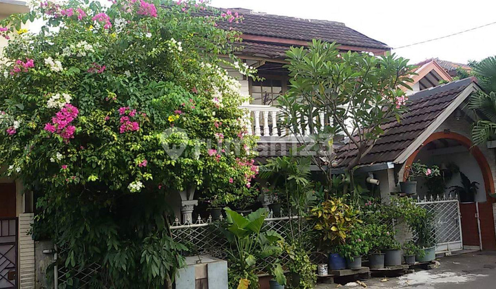 Nice house in Barata Housing - Karang Tengah 2