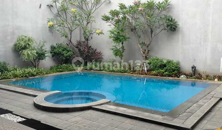 Dijual Rumah 2 lantai Kompleks Patal Senayan dilengkapi dengan kolam renang 2