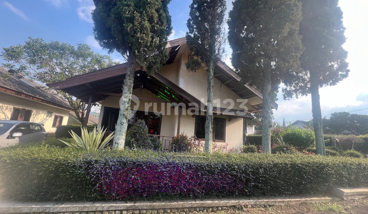 For sale: Indo Alam Villa in Cipanas, Cianjur. Excellent location within the complex.