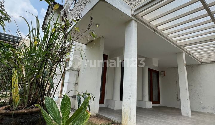 Dijual rumah bagus Fully Furnish ada Privat Pool di Sentul City 2