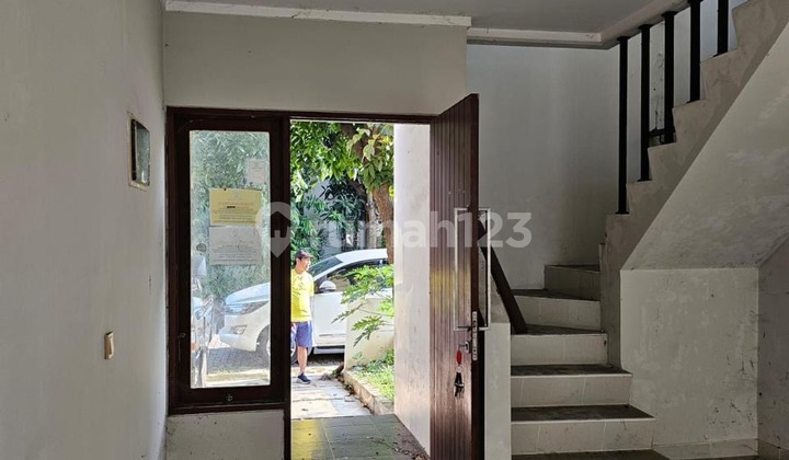 Dijual Rumah Premier Village Siap Huni di Cipondoh