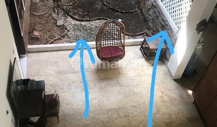 Dijual Rumah Mewah Siap Huni Berlokasi di Taman Ratu Jakbar 2