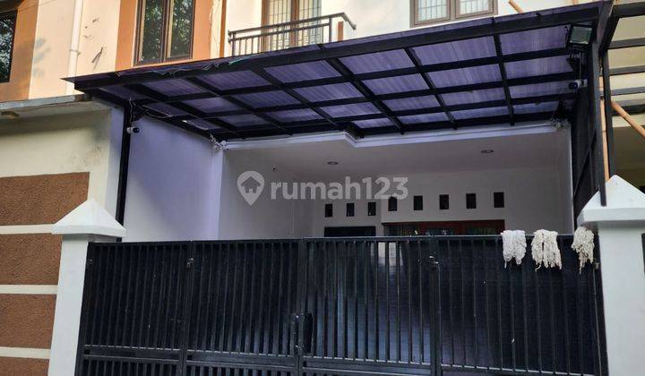 Rumah 2 Lantai Bagus Semi Furnished di Cempaka Putih, Jakarta Pusat 2