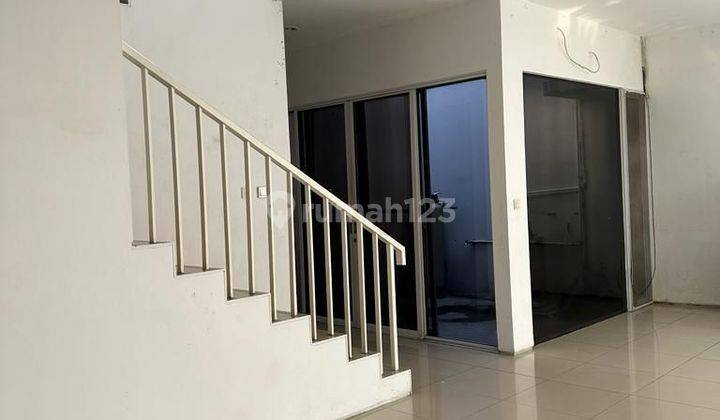 Rumah luas unfurnished di Citra 6 2