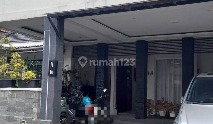 Rumah 2 Lantai Bagus Semi Furnished di Pasteur, Bandung 1