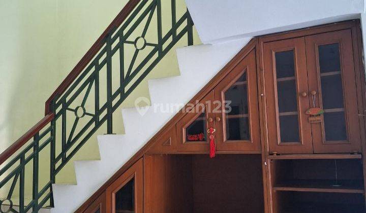 Rumah 2 Lantai Bagus Di Taman Palem 1